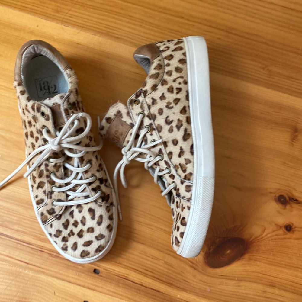 Est1842 sneakers